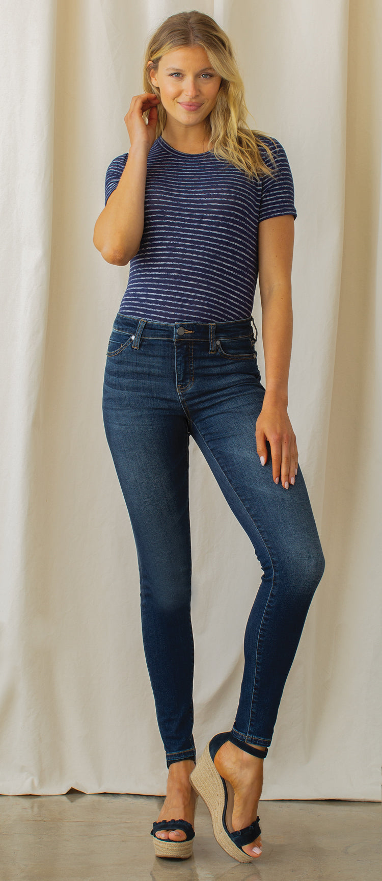 WOMEN'S SKINNY JEANS
