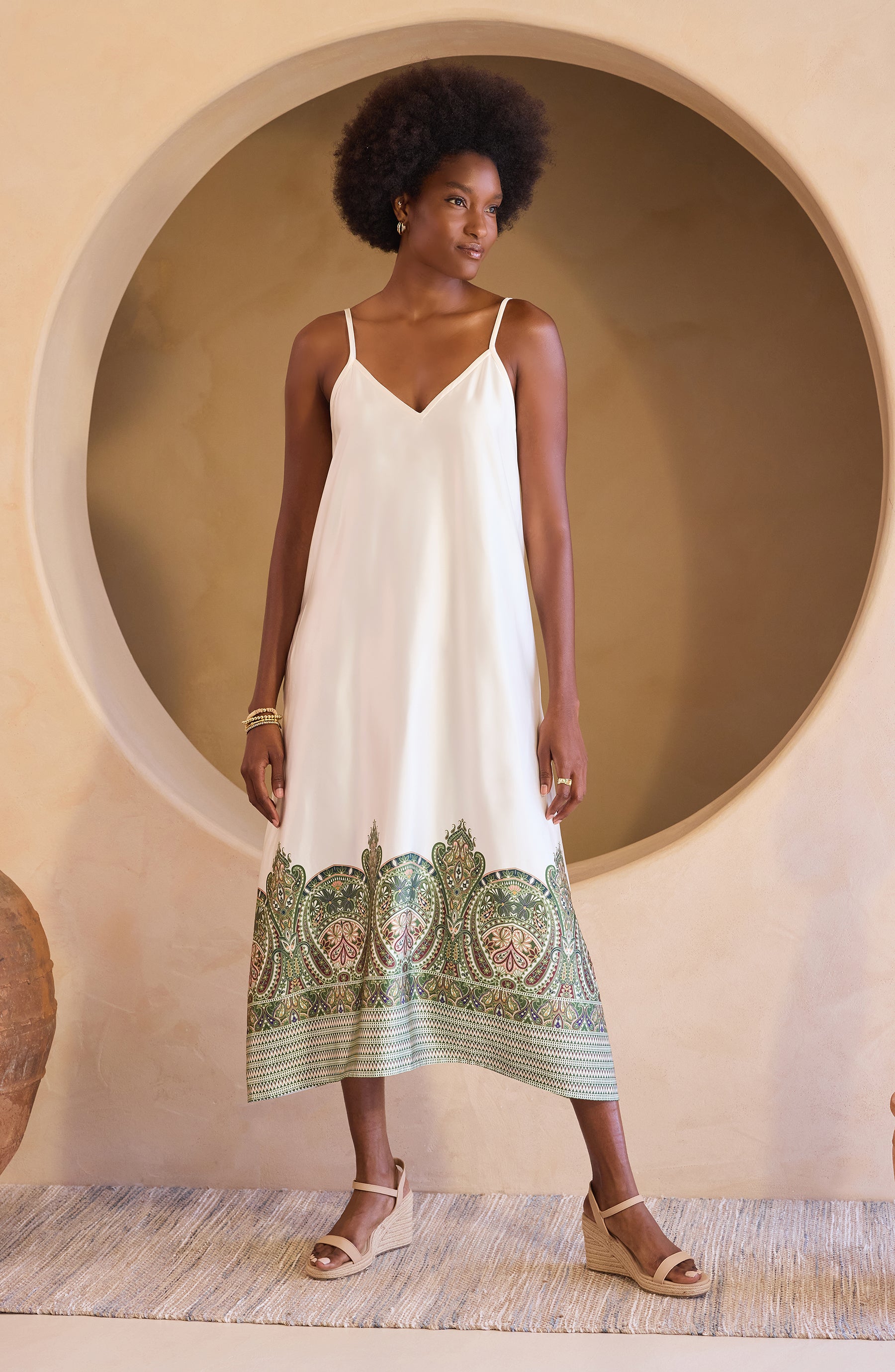 CREAM OLIVE PAISLEY PRINT