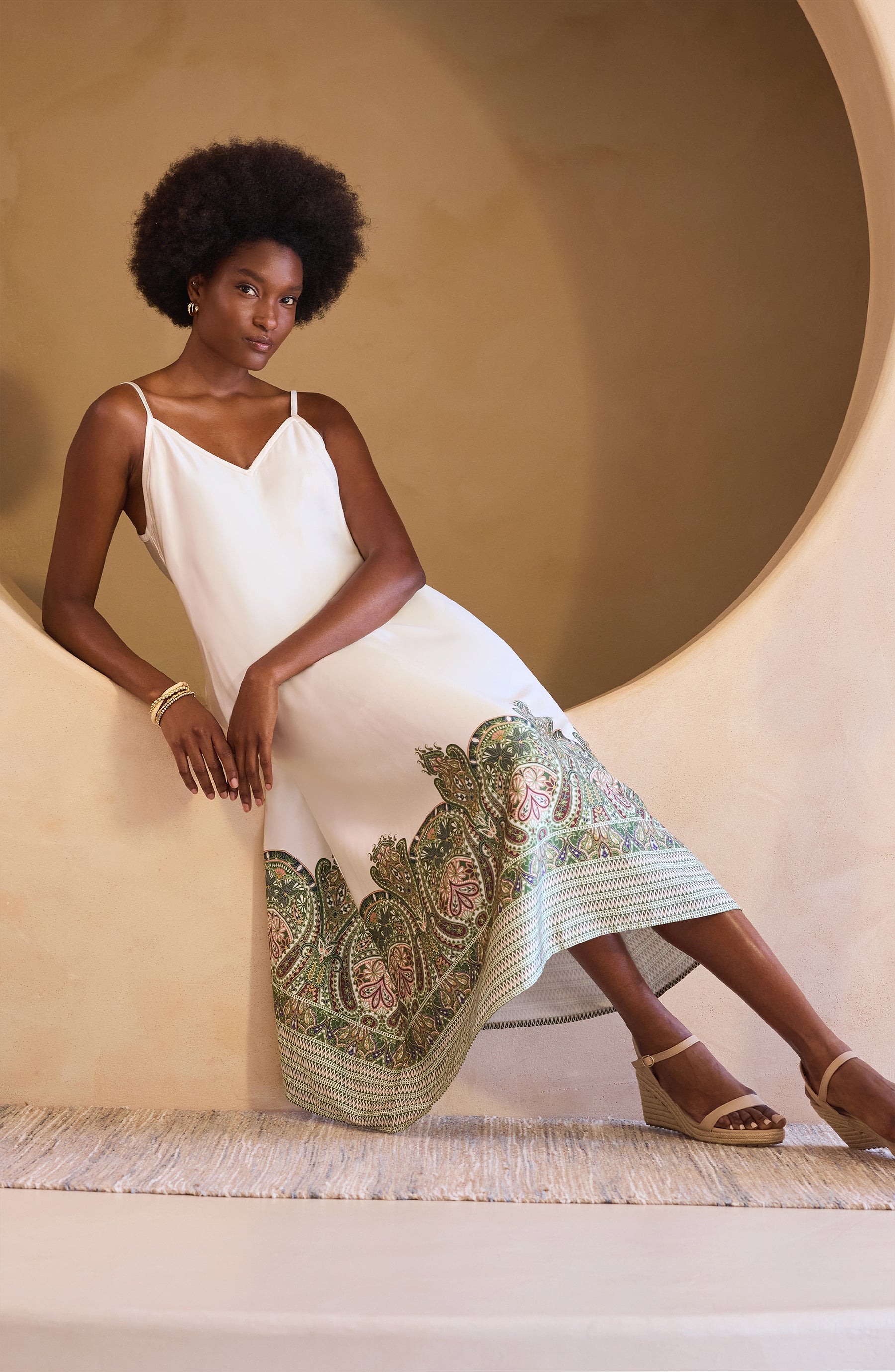 CREAM OLIVE PAISLEY PRINT