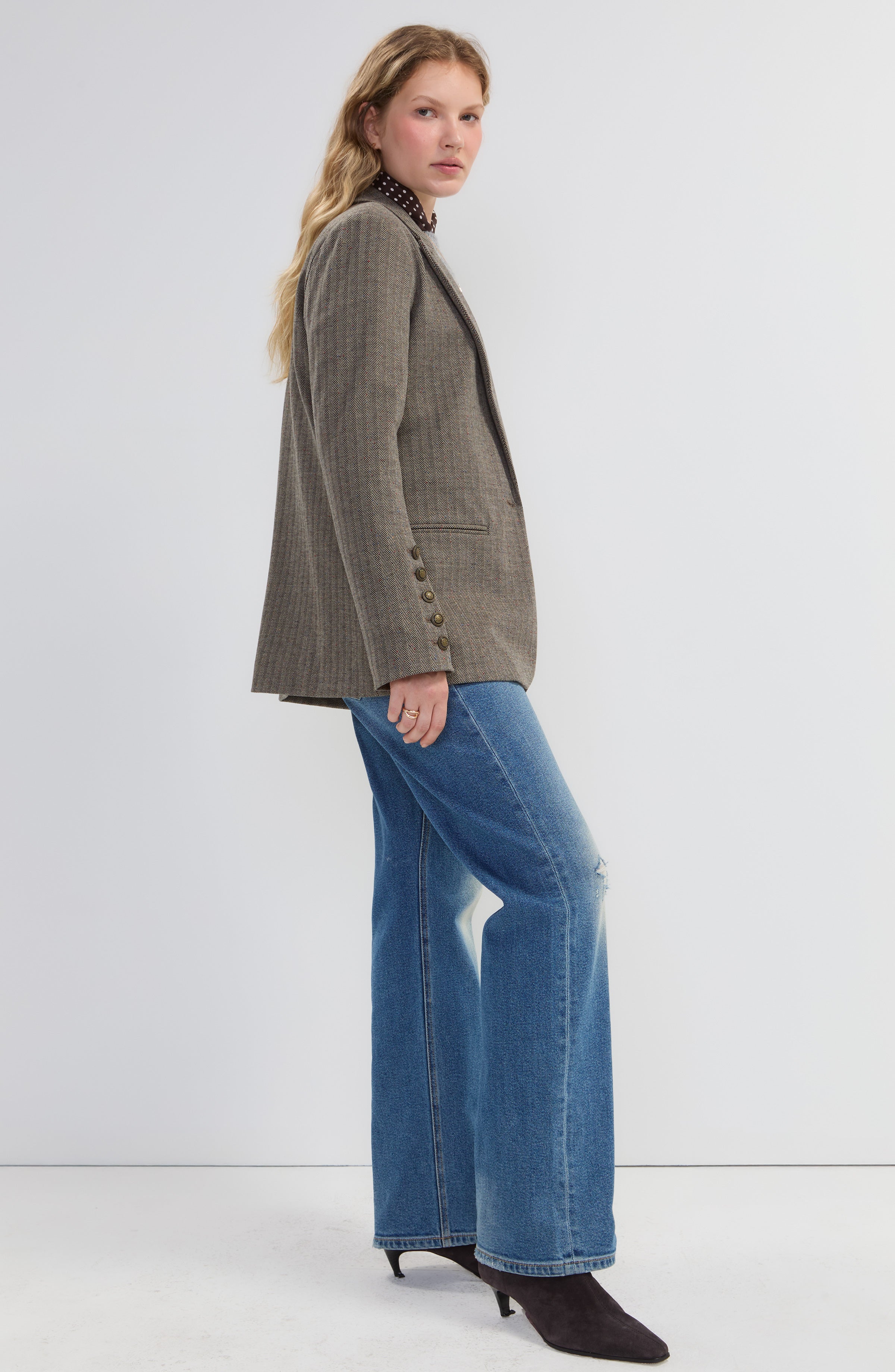 BLAZER WITH BUTTON SLEEVES