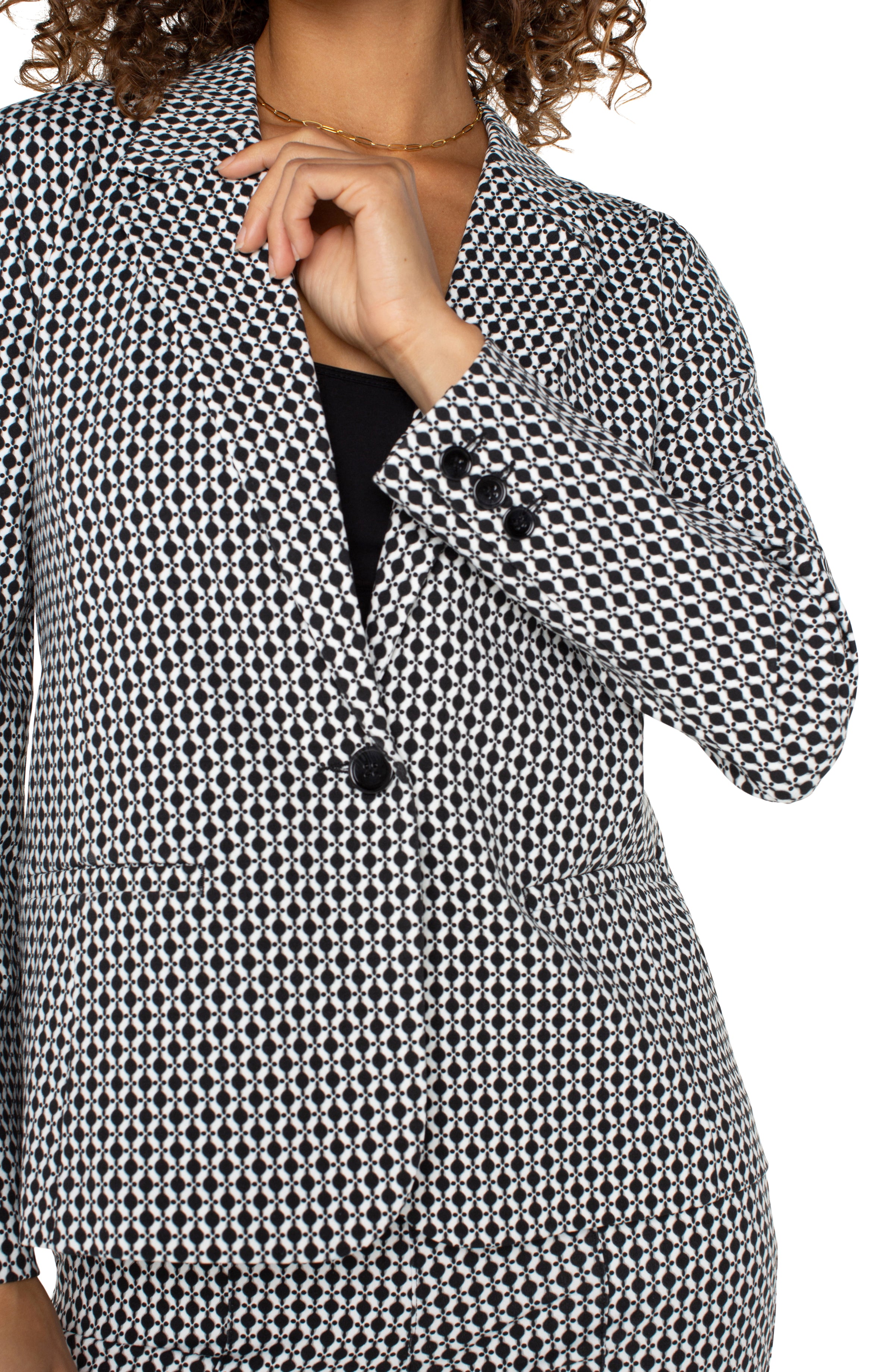 BLACK WHITE BATIK PRINT