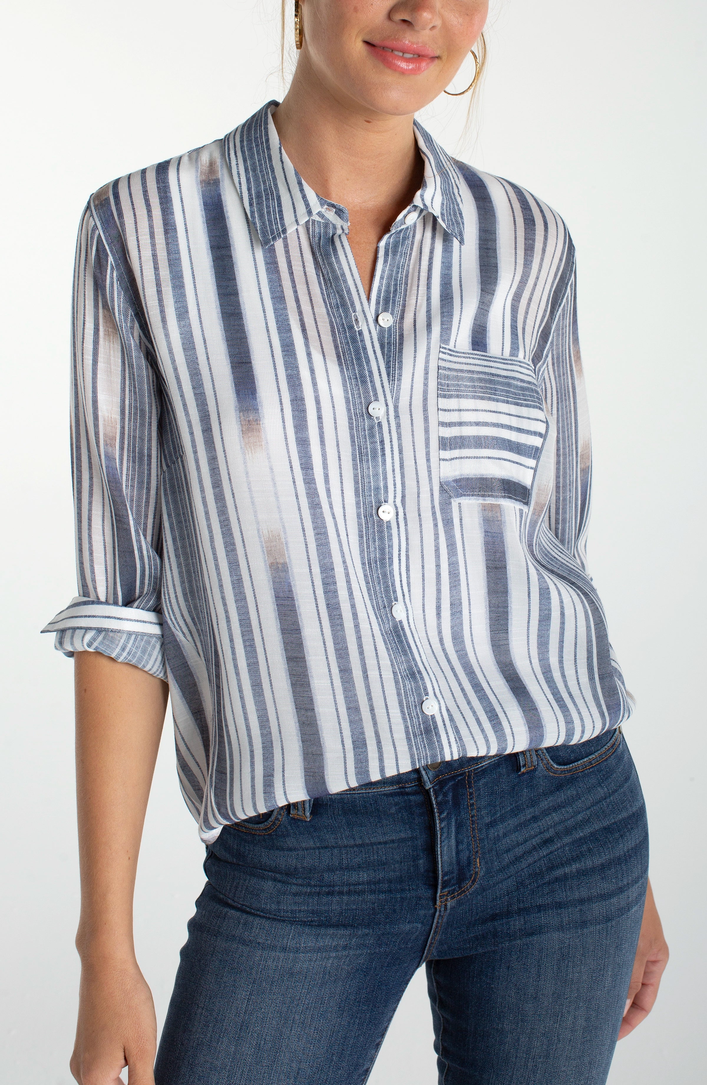 LONG SLEEVE BUTTON FRONT WOVEN SHIRT