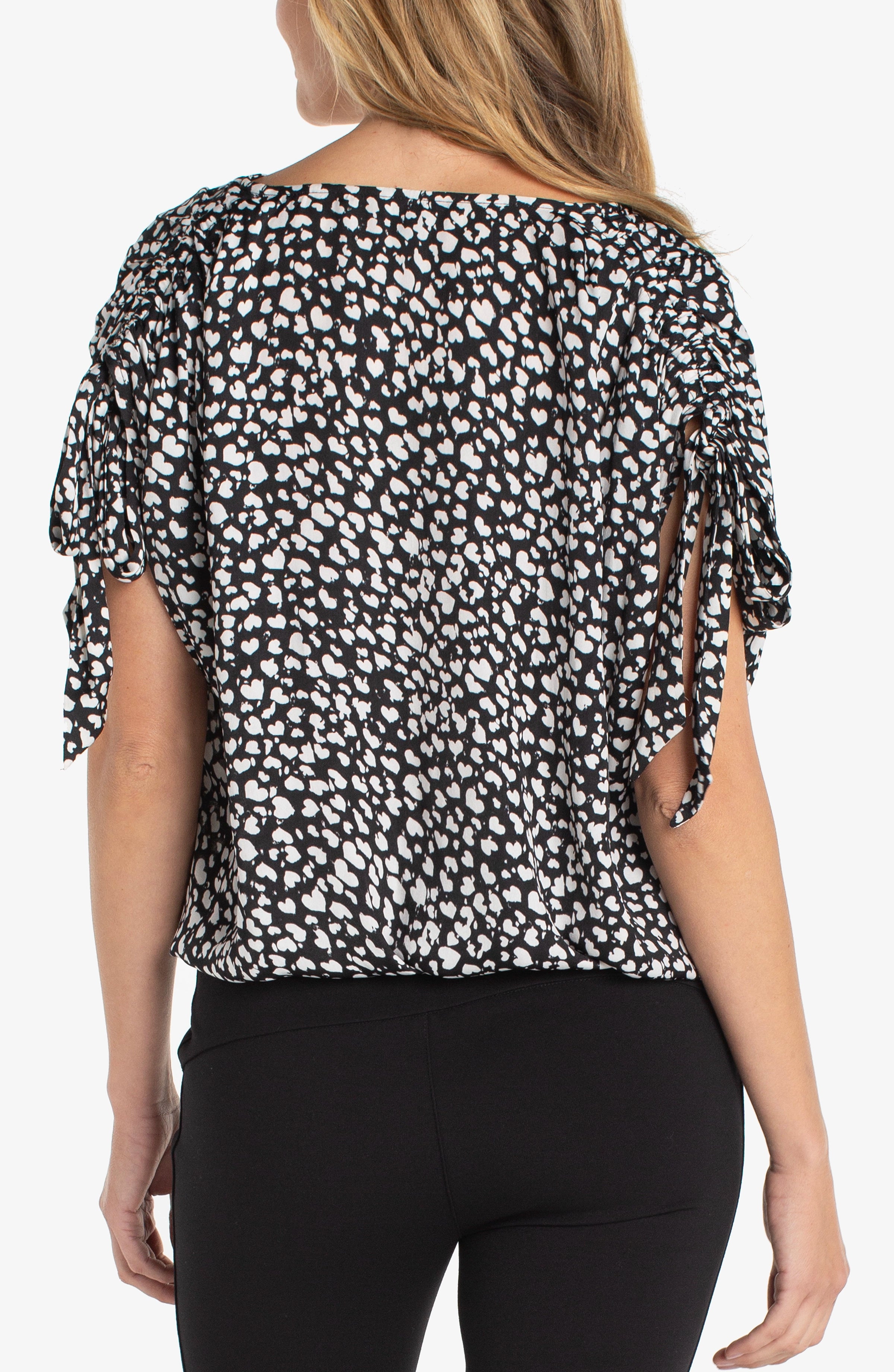 BLACK CREAM HEARTS