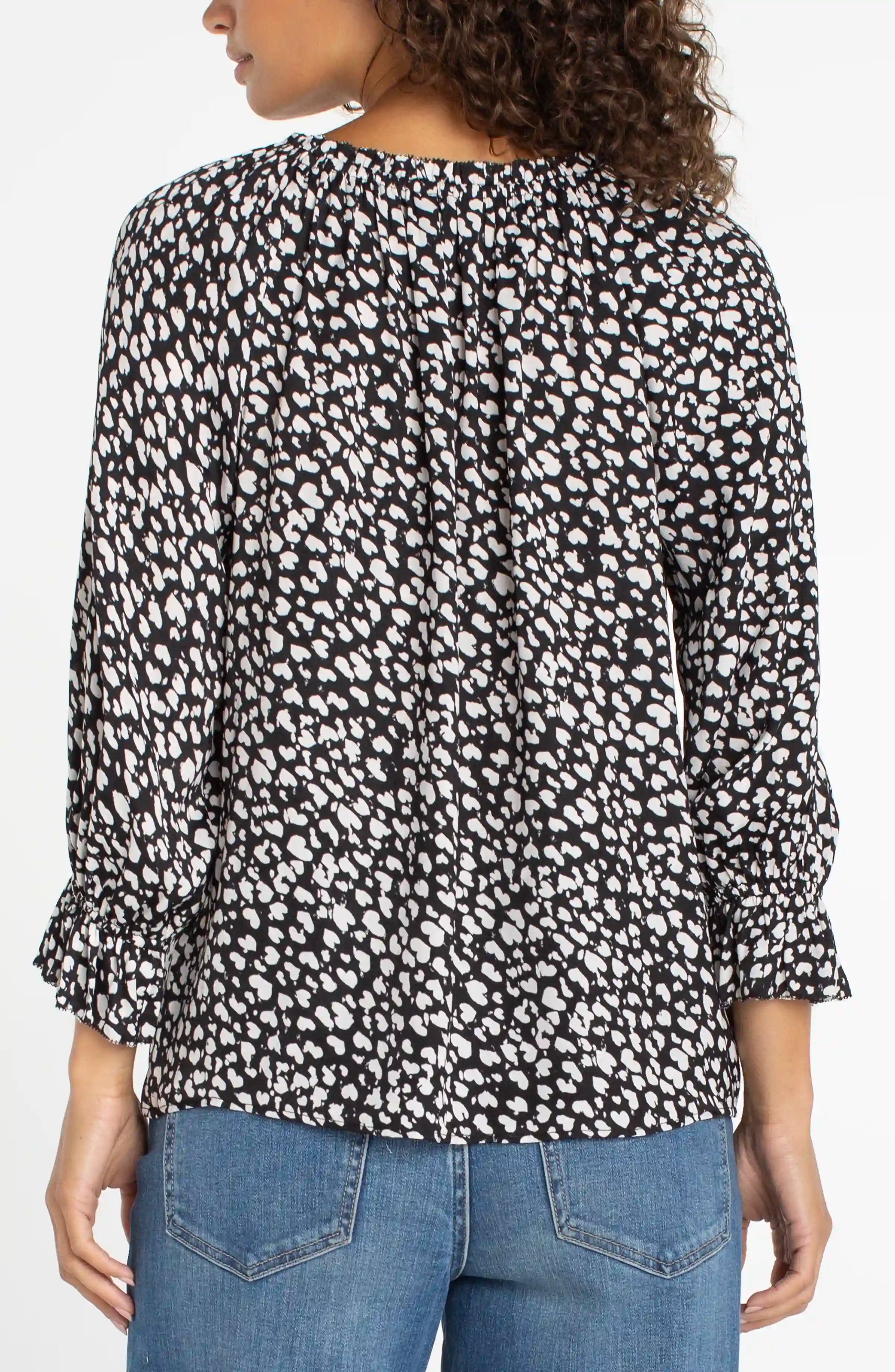 BLACK CREAM HEARTS