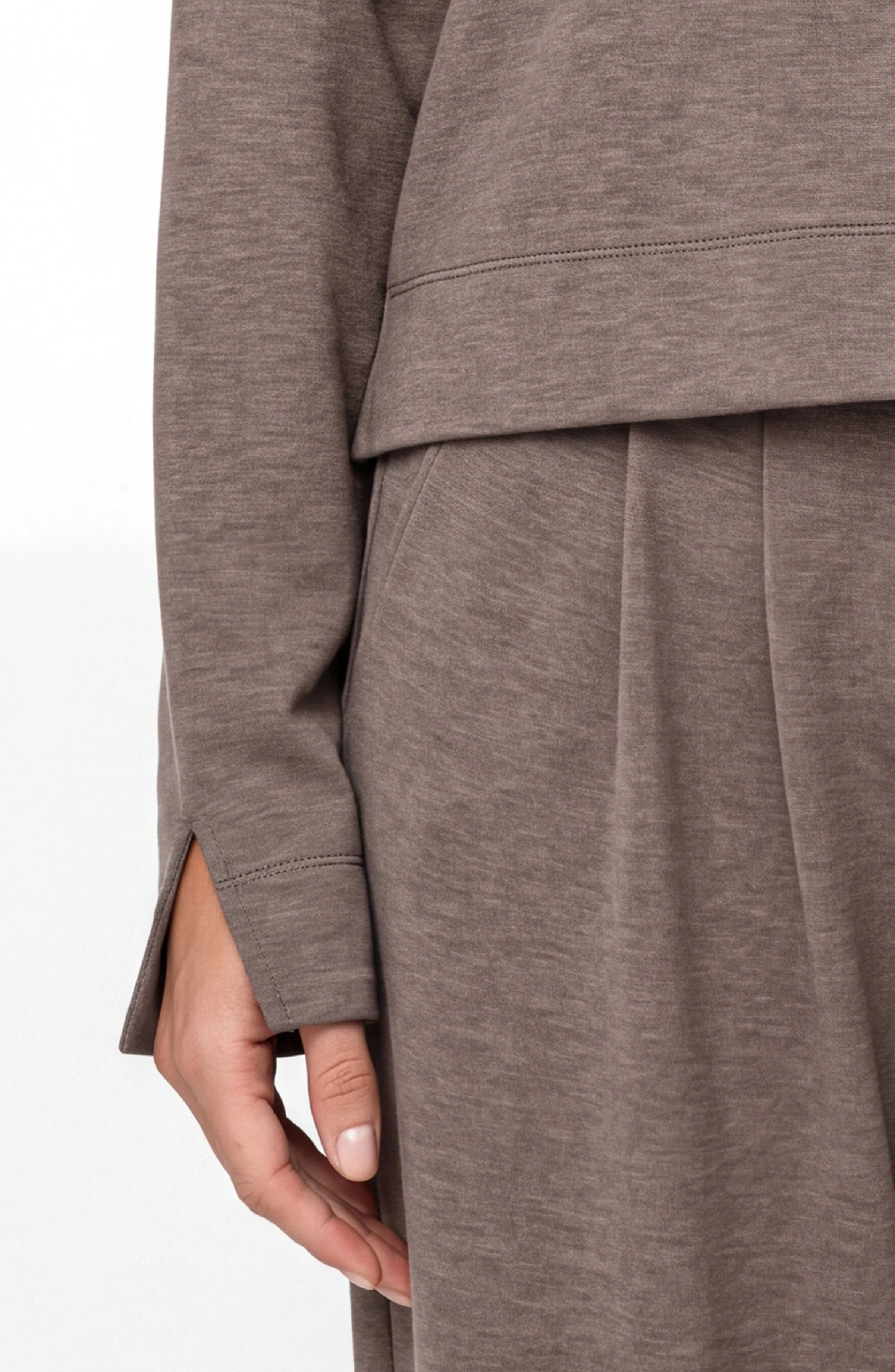 HEATHERED TAUPE