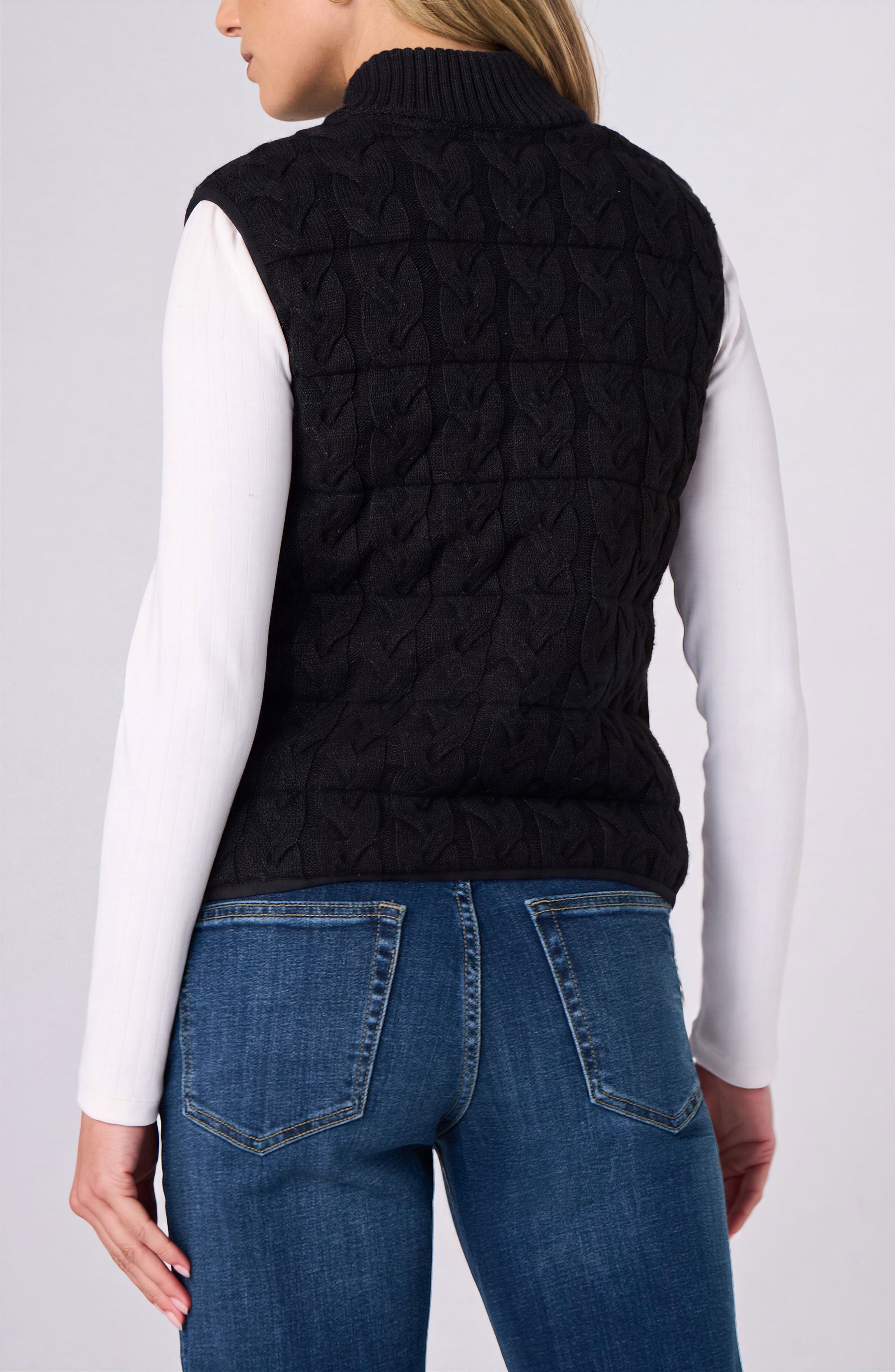SLEEVELESS REVERSIBLE QUILTED SWEATER VEST