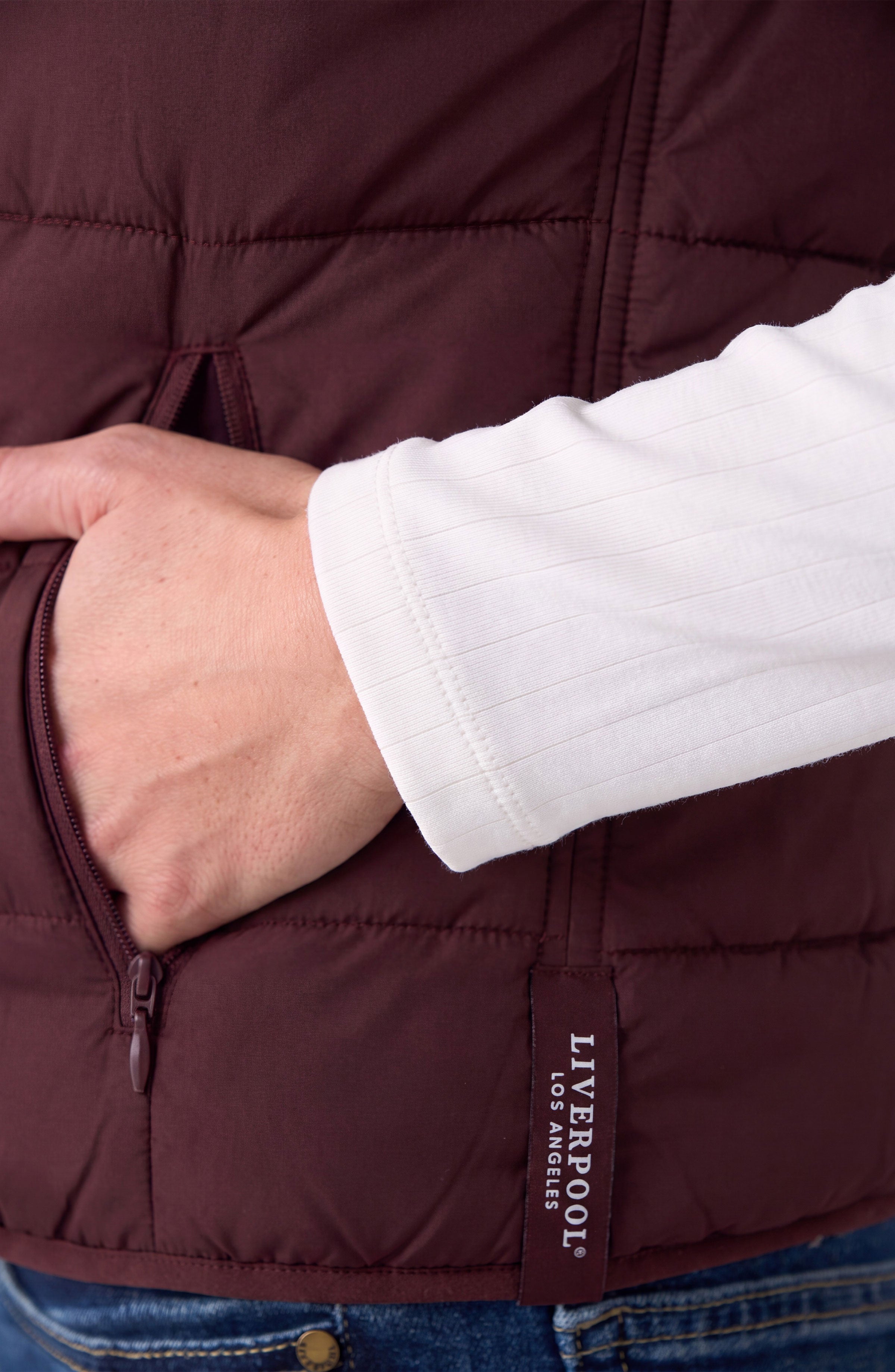 SLEEVELESS REVERSIBLE QUILTED SWEATER VEST
