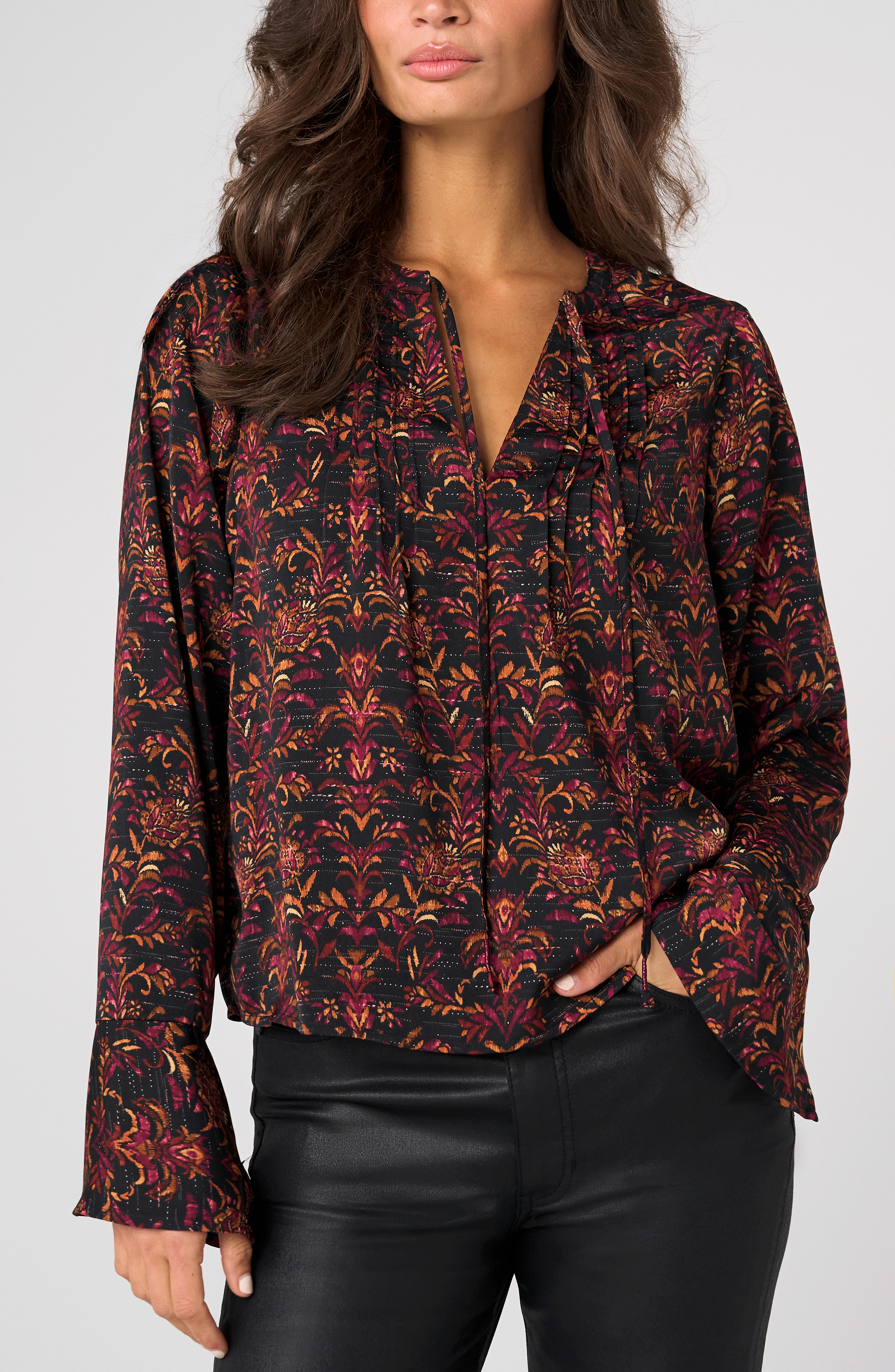 LONG SLEEVE BAND COLLAR WOVWN TOP W/ PNTUCK