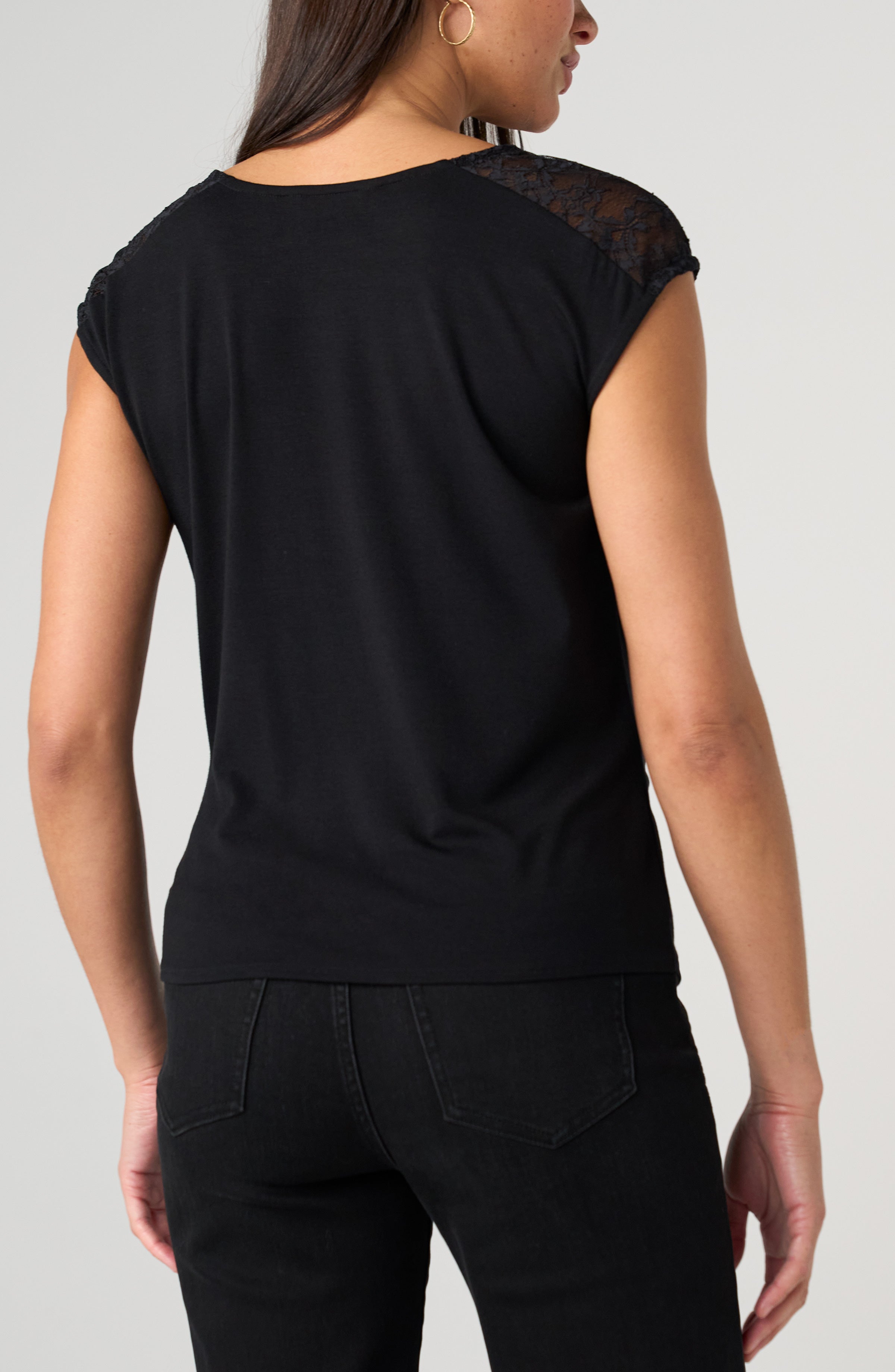 DRAPED NECK SLEEVELESS KNIT TOP W/ LACE