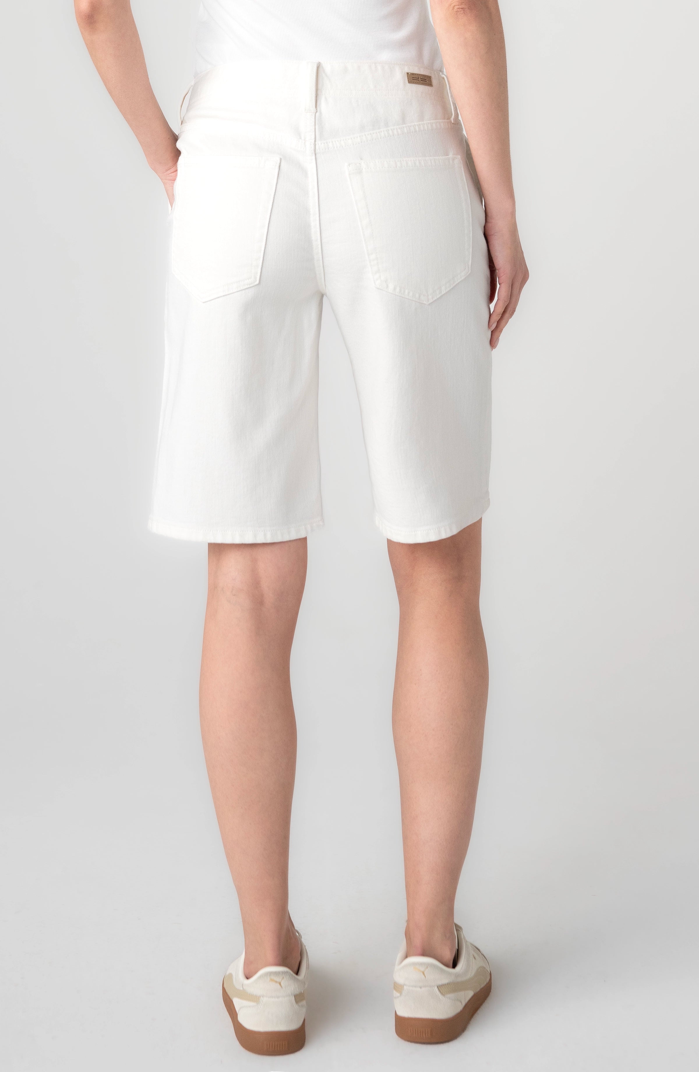 BRIGHT WHITE