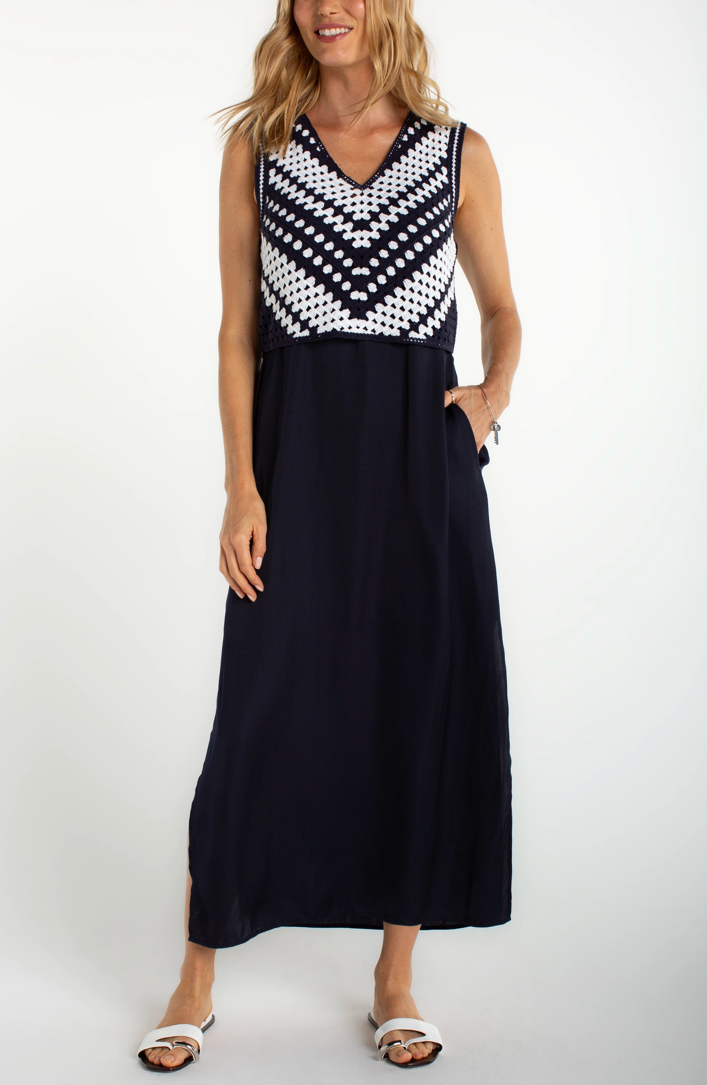 NAVY WHITE