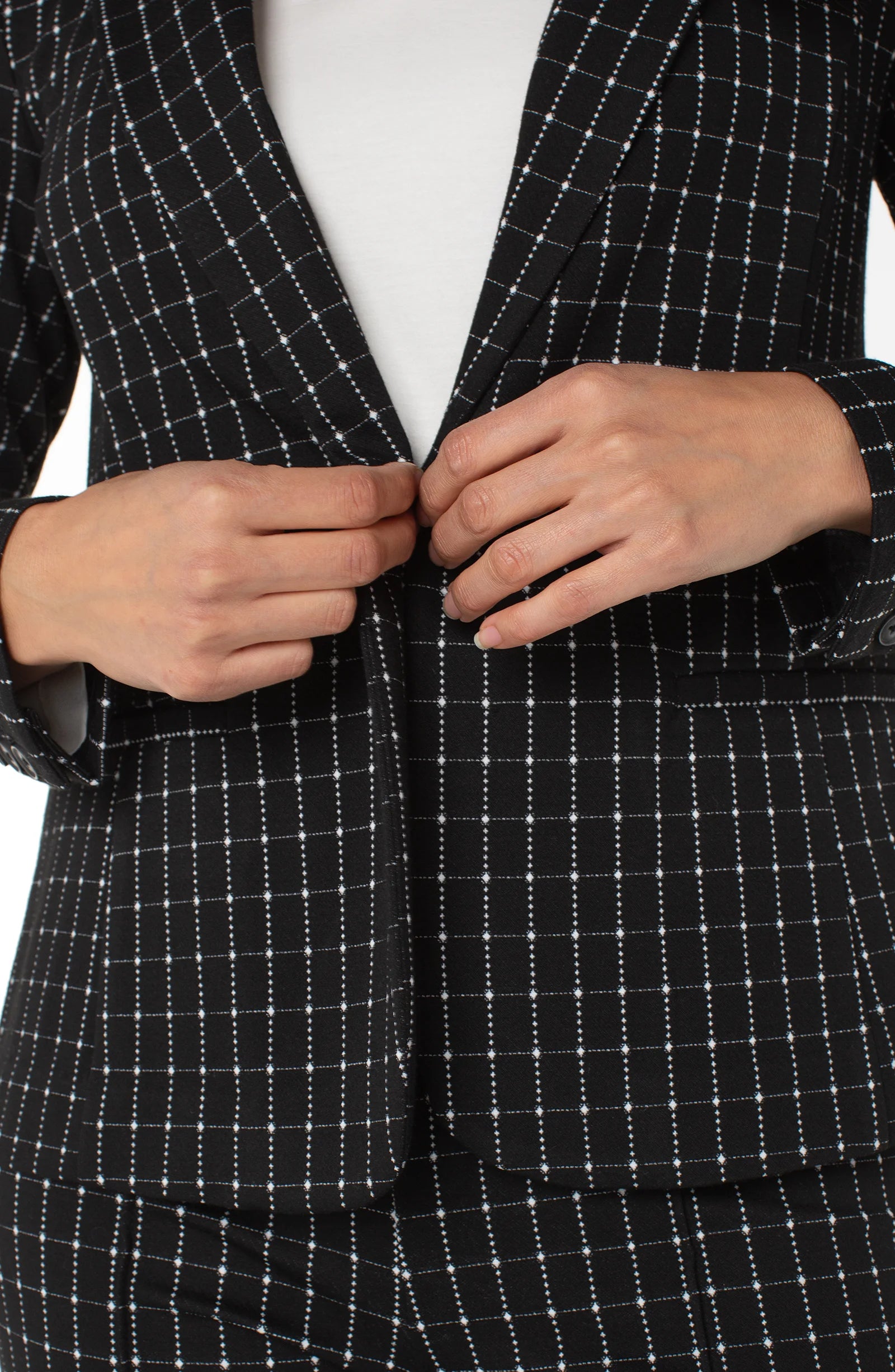 BLACK WHITE WINDOWPANE CHECK