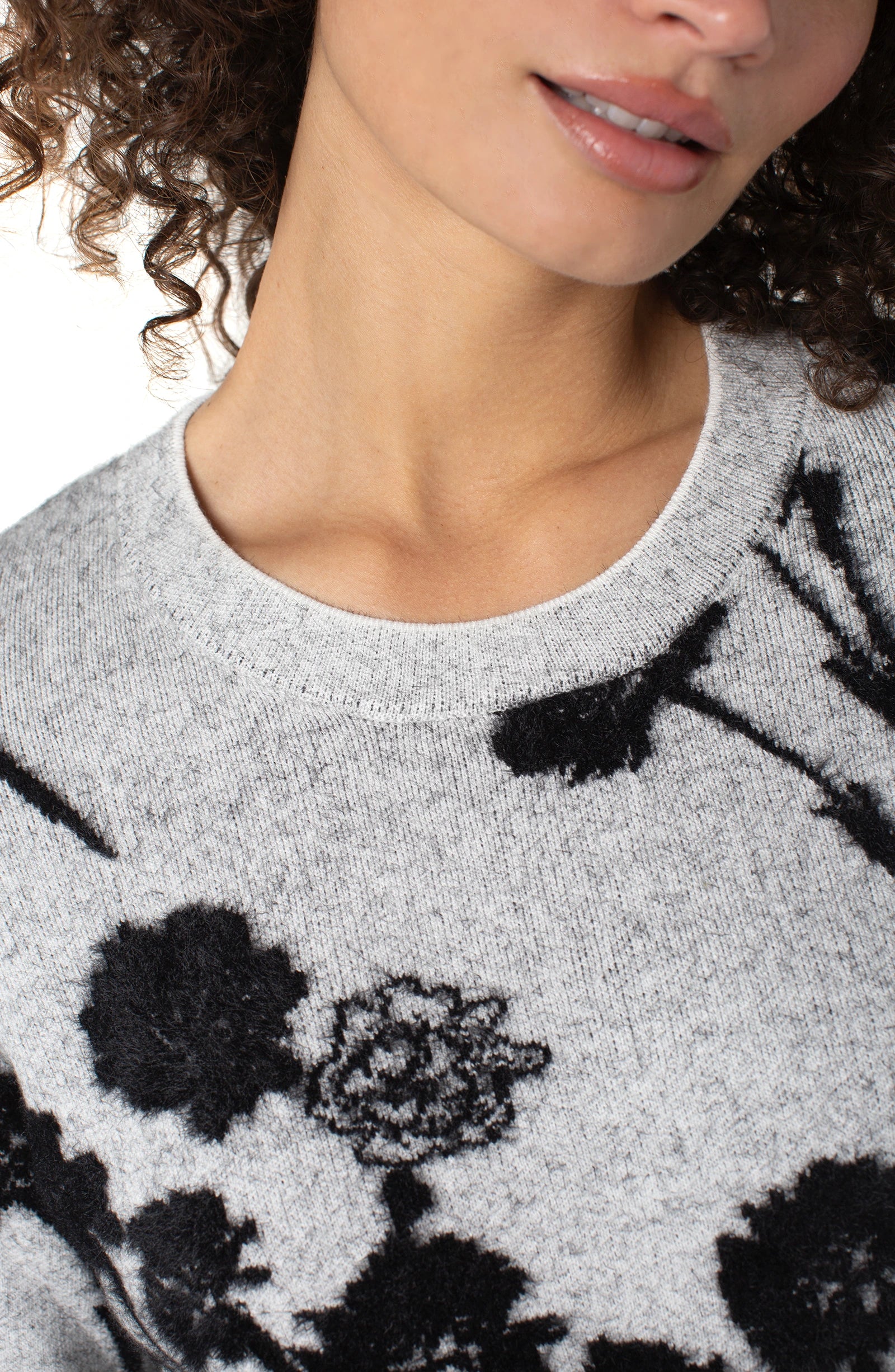 LIGHT GRAY BLACK FLORAL